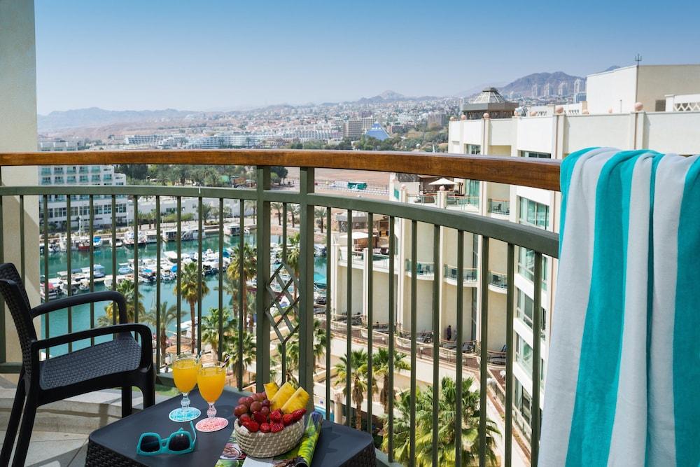 U Magic Palace Eilat Exteriör bild Balcony view of the Marina