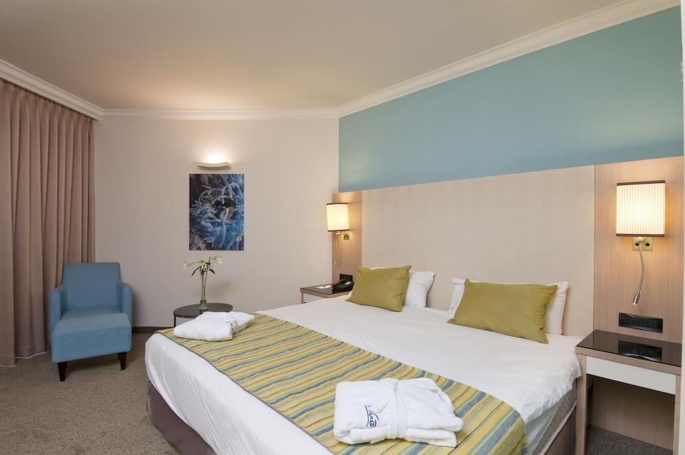 U Magic Palace Eilat Exteriör bild A room at the hotel