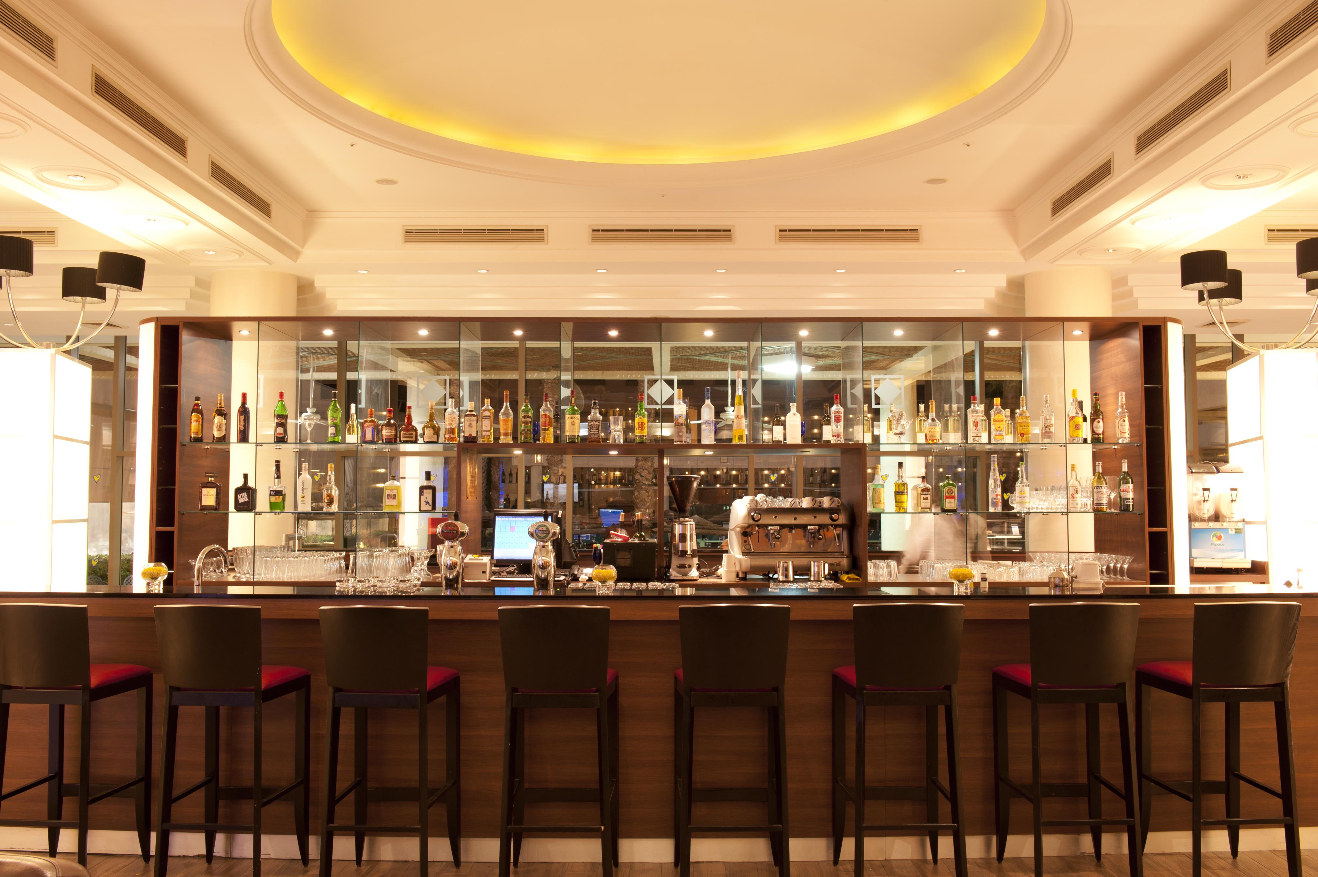 U Magic Palace Eilat Exteriör bild The bar at the hotel