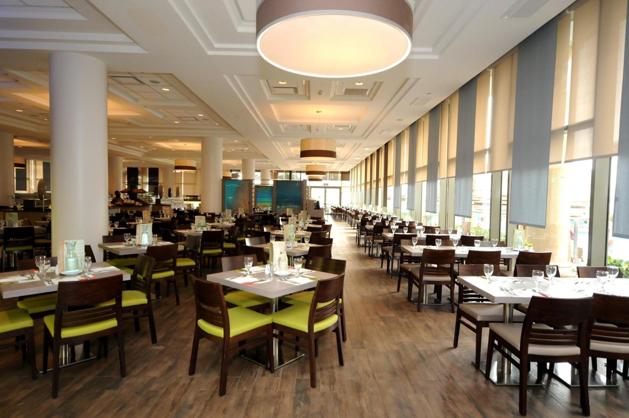 U Magic Palace Eilat Exteriör bild The restaurant